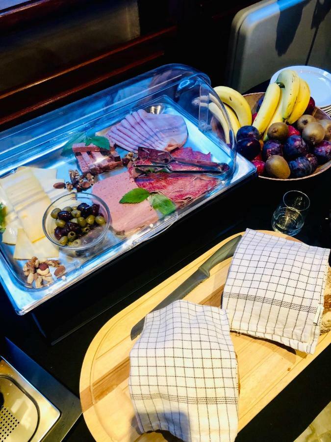 Charming Suites Jan Zonder Vrees Антверпен Екстериор снимка